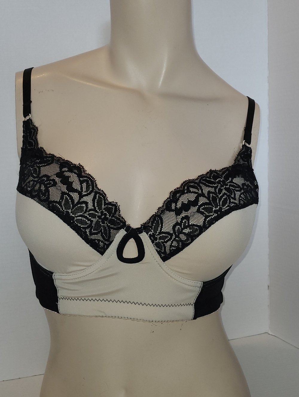TART Noir Women’s Lace Trim Two-Tone Bra - Black & Cream 34C